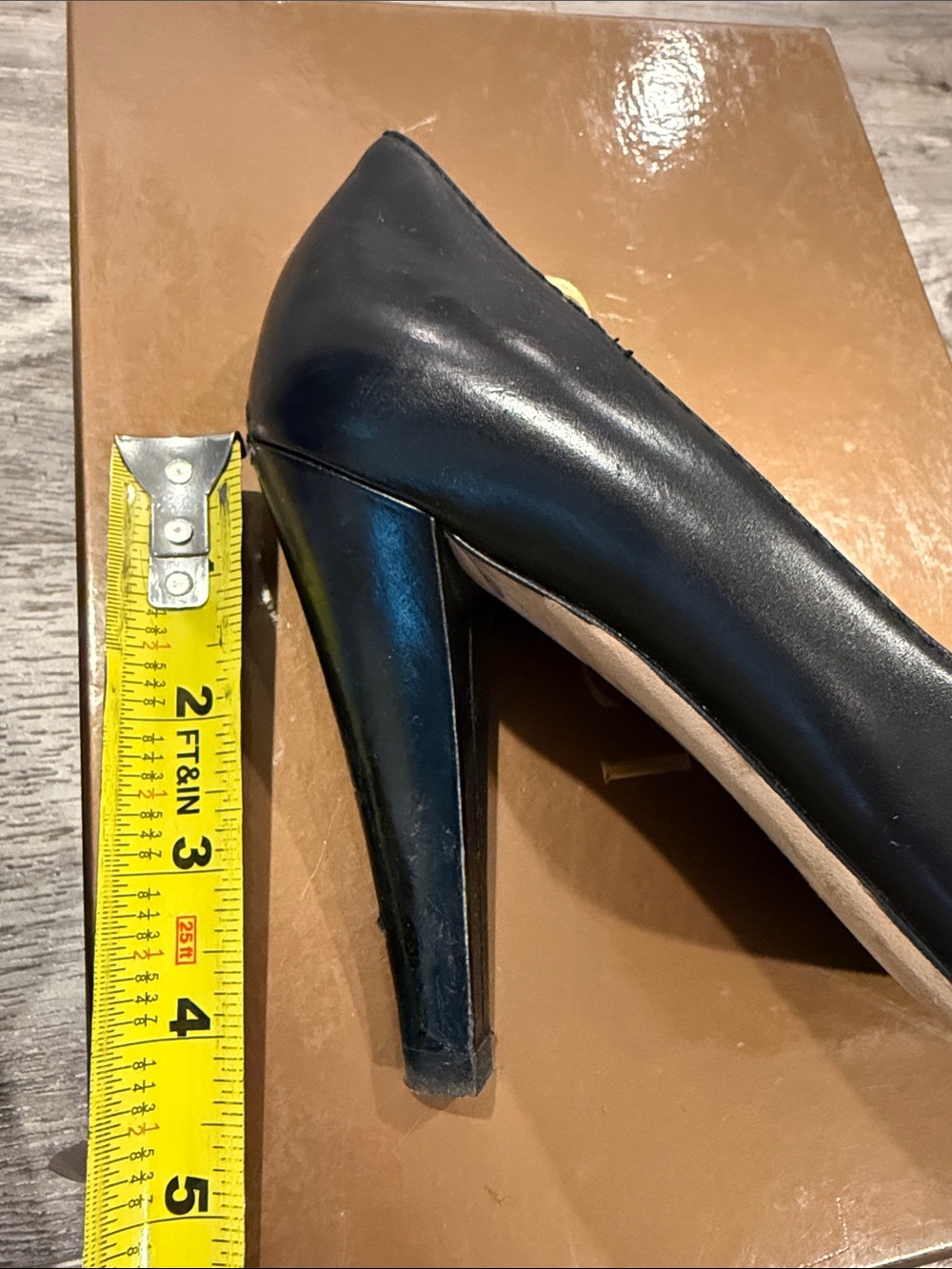 Vintage Gucci Babouska Heart Crest Black Leather Pumps Heels Italy Sz 39 Women’s - Picture 16 of 16